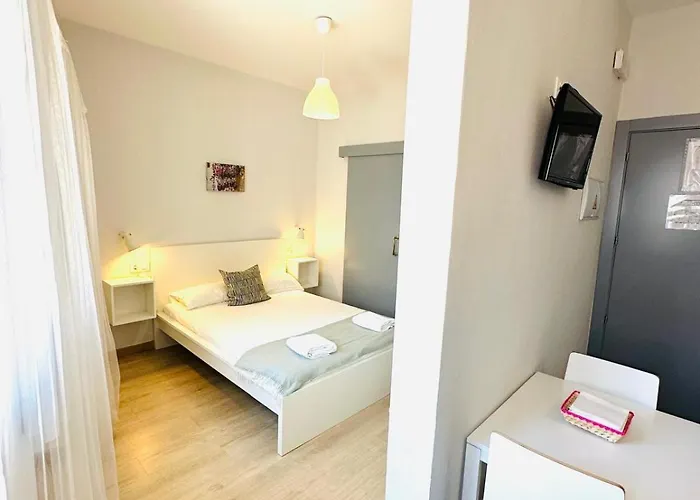 Templo Diana -vistas Historicas- דירה